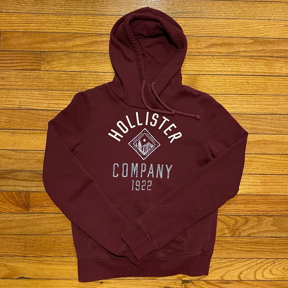 Maroon Hollister Sweatshirt